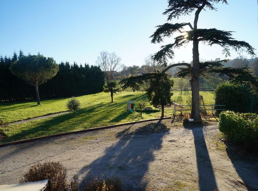Domaine En Castanet Acomodação com café da manhã Caraman Exterior foto